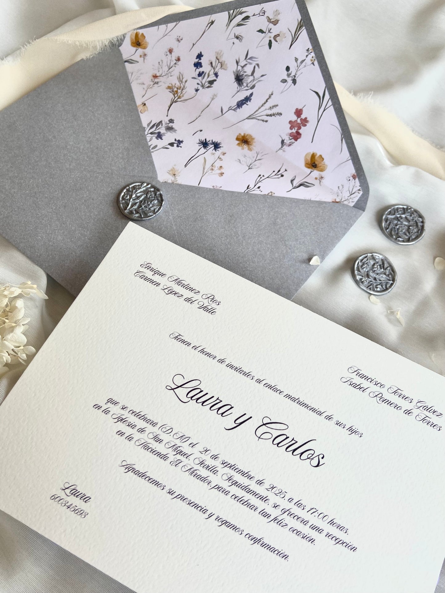 Invitación Boda “Floral Gris”