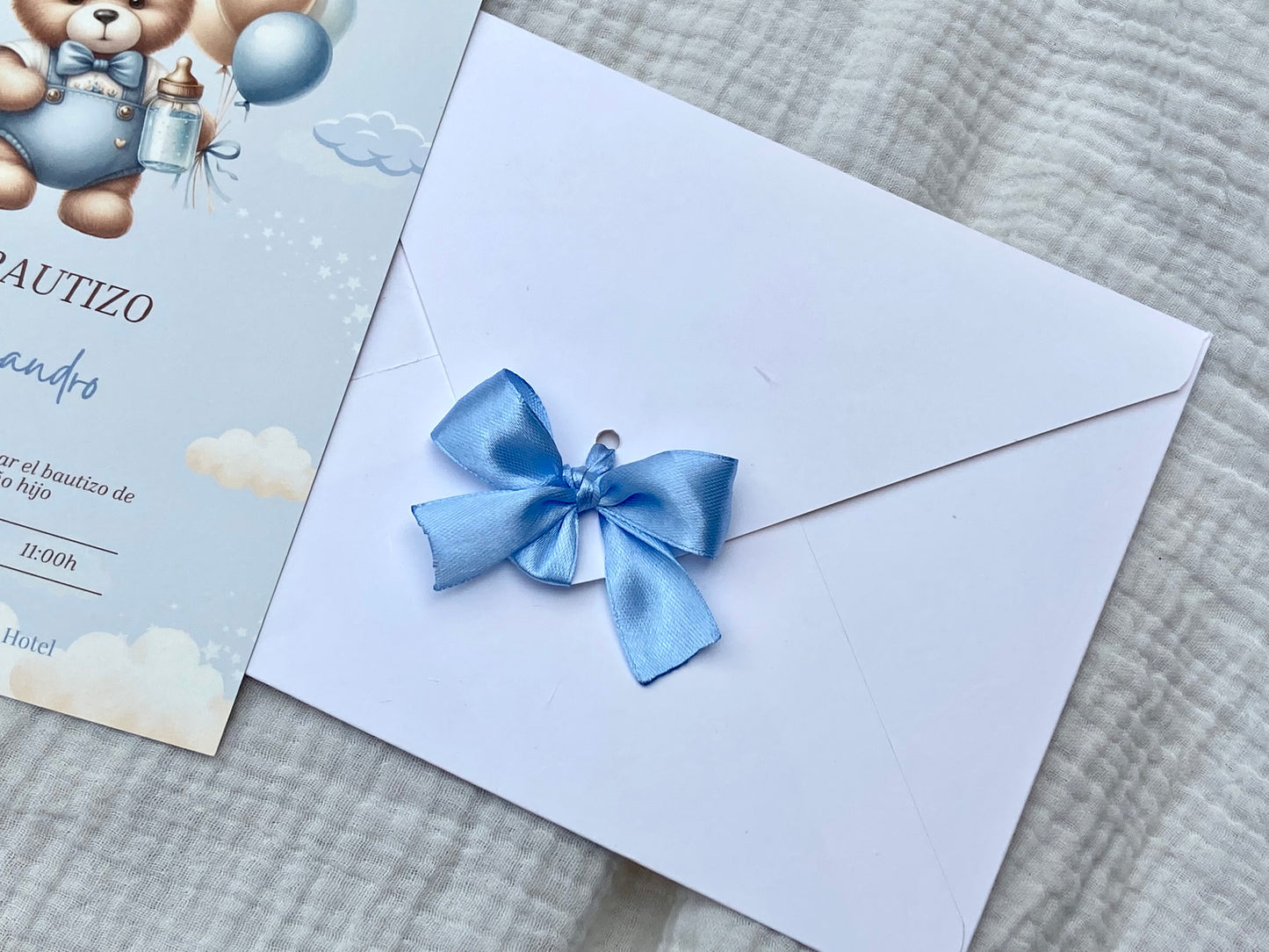 Invitación Bautizo ''Osito con globos''