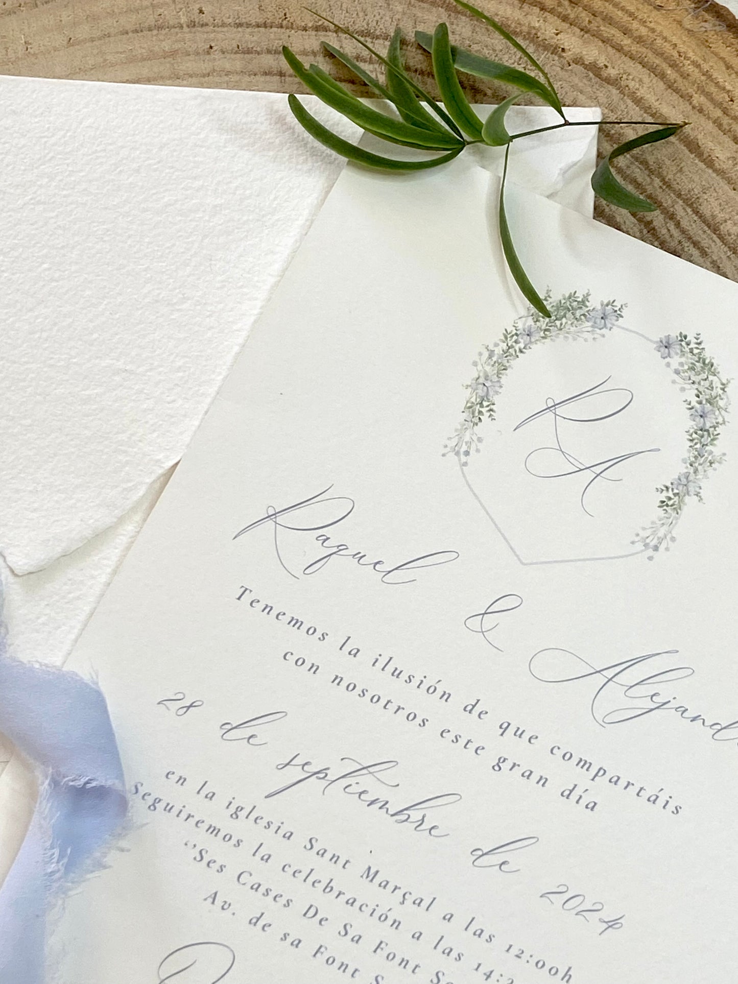 Invitación Boda ''Escudo Floral''